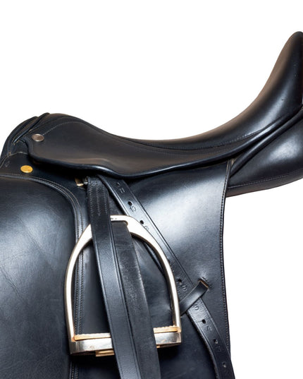 Lightweight pony saddle