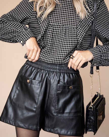 Fall Faux Leather Black - Short