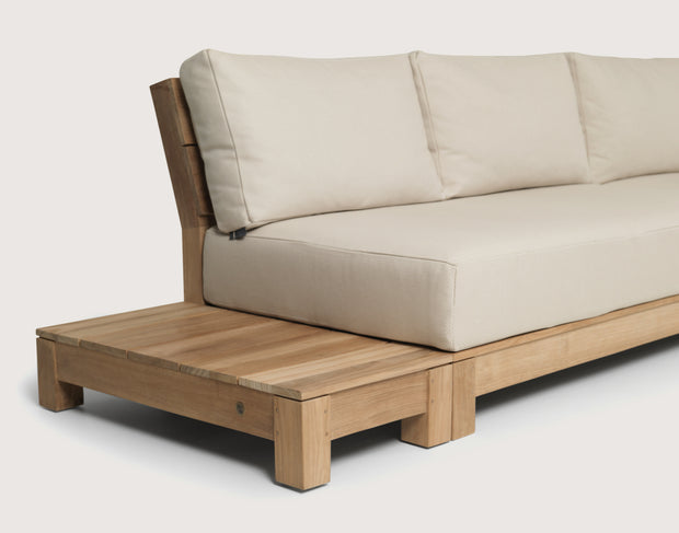 <h3><span style="text-decoration:underline">Made of A+ grade teak wood</span></h3>