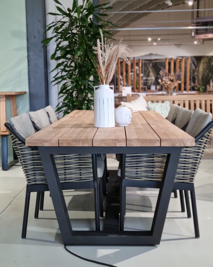SHOWROOMSALE 50 % KORTING George Tuintafel 280x100 | 6x Milou tuinstoel |