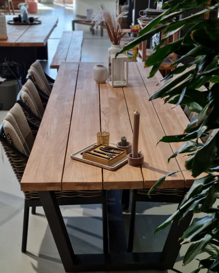 SHOWROOMSALE 50 % KORTING George Tuintafel 280x100 | 6x Milou tuinstoel |